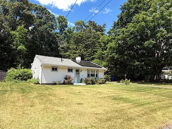 2nd image of 32 Crestmont St