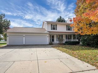 3018 Brook Park Dr, Green Bay, WI 54311