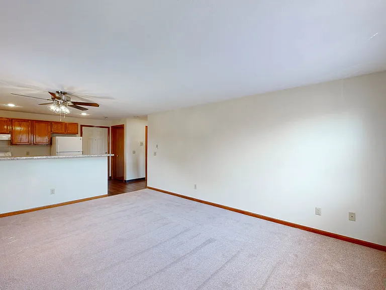 Spacious , bright,Living Room