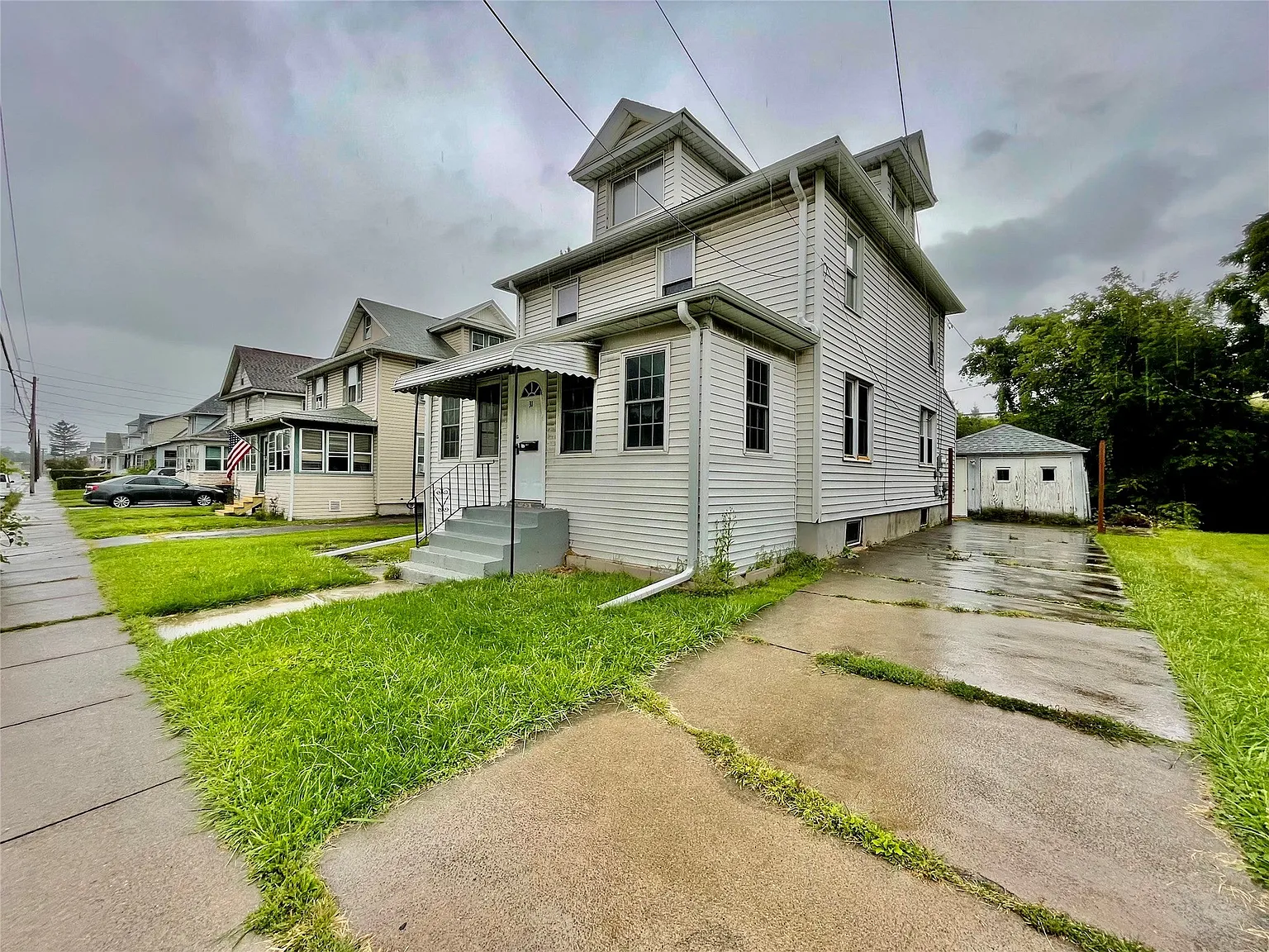 3 bed, 1.5 bath, 1932 sqft, $1,850 — Photo 3