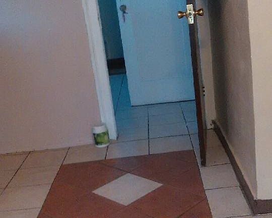 5th image of 633 W 41st Dr