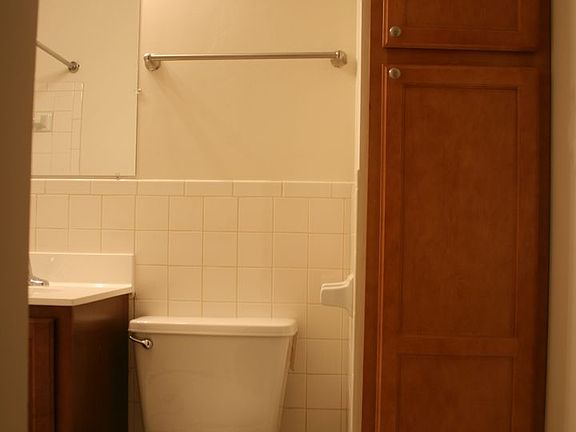 4th image of 2324 Bryant Ave S APT 103