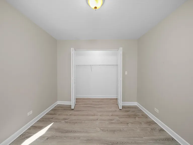 3423 Ridgeland Ave #101 — Photo 17