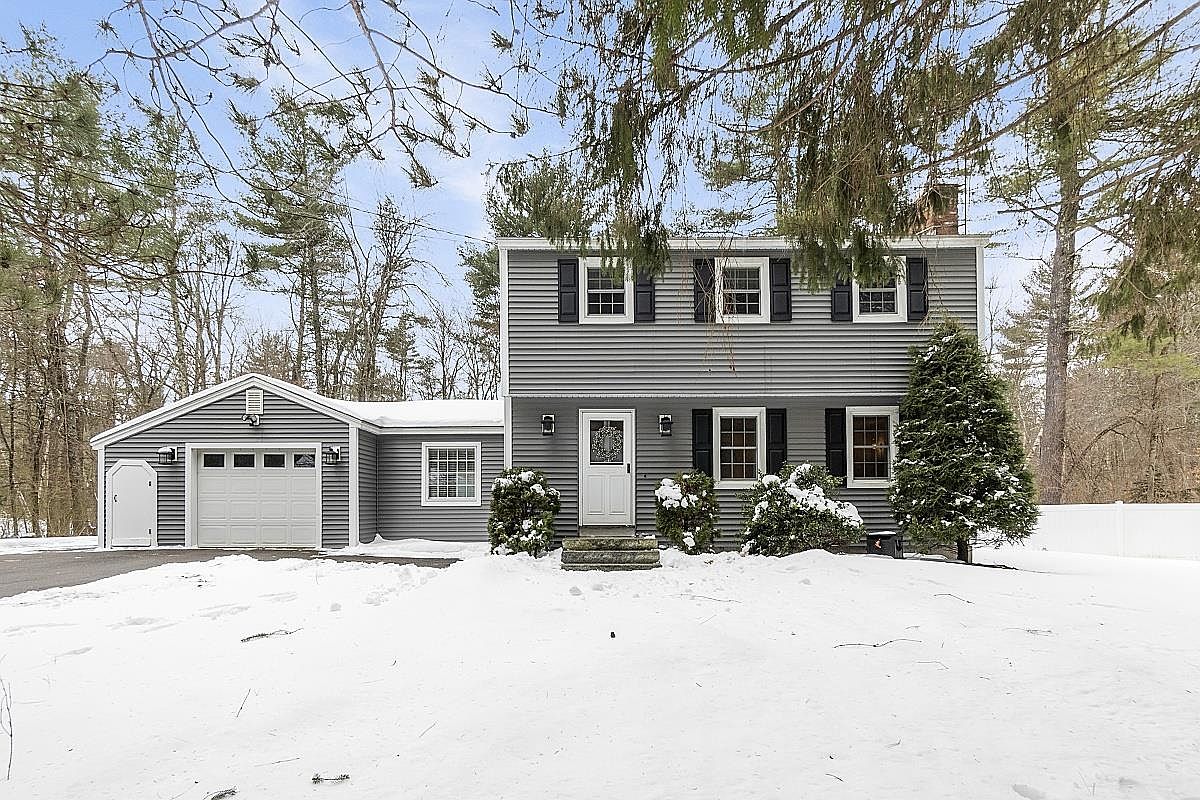 4 Maplewood Drive, Londonderry, NH 03053 | Zillow