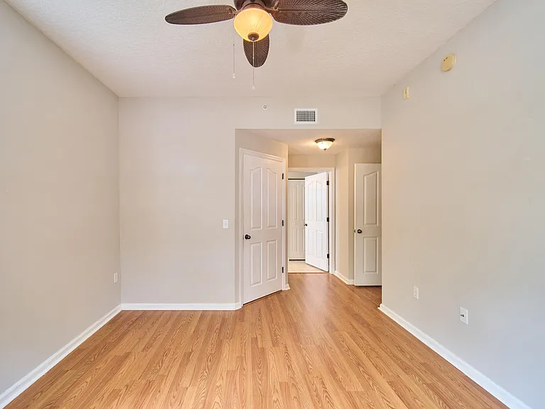 6101 Myrtlewood Cir W — Photo 11