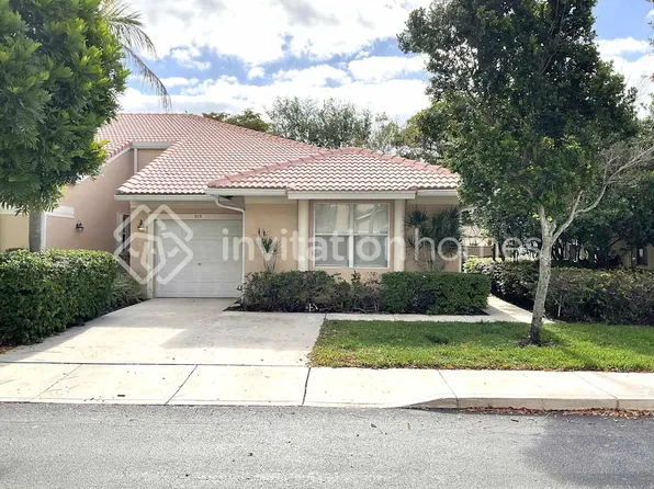 303 E Coral Trace Cir, Delray Beach, FL 33445