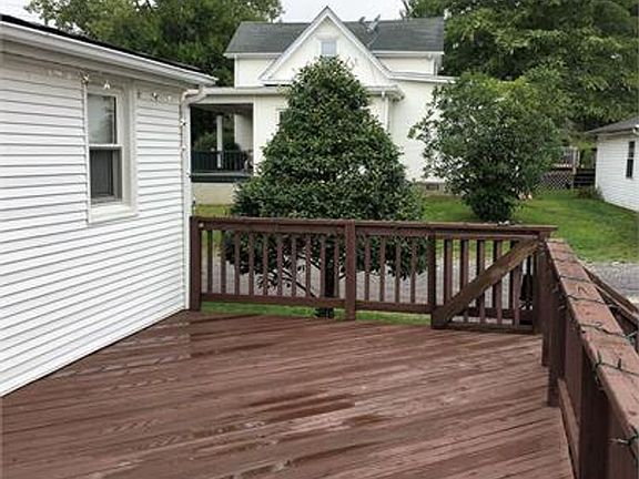 5th image of 701 Toms Creek Rd