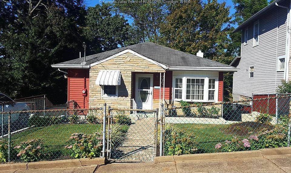 1st image of 27 Hillcrest Dr