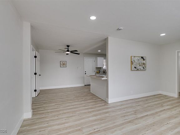 4th image of 1825 Howard Ave
