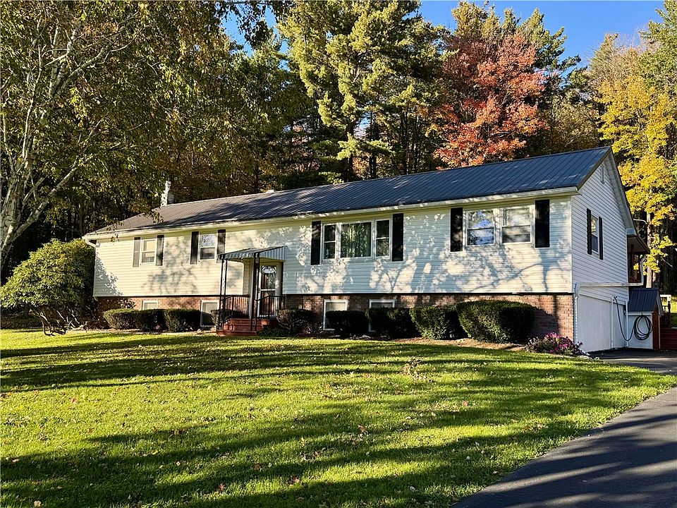 1st image of 322 Hell Hollow Rd