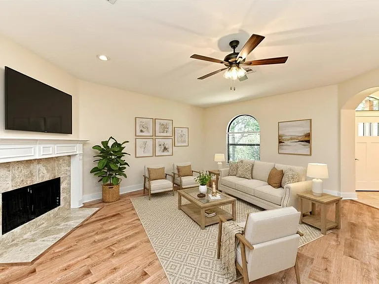 15208 Bowling Ln — Photo 3
