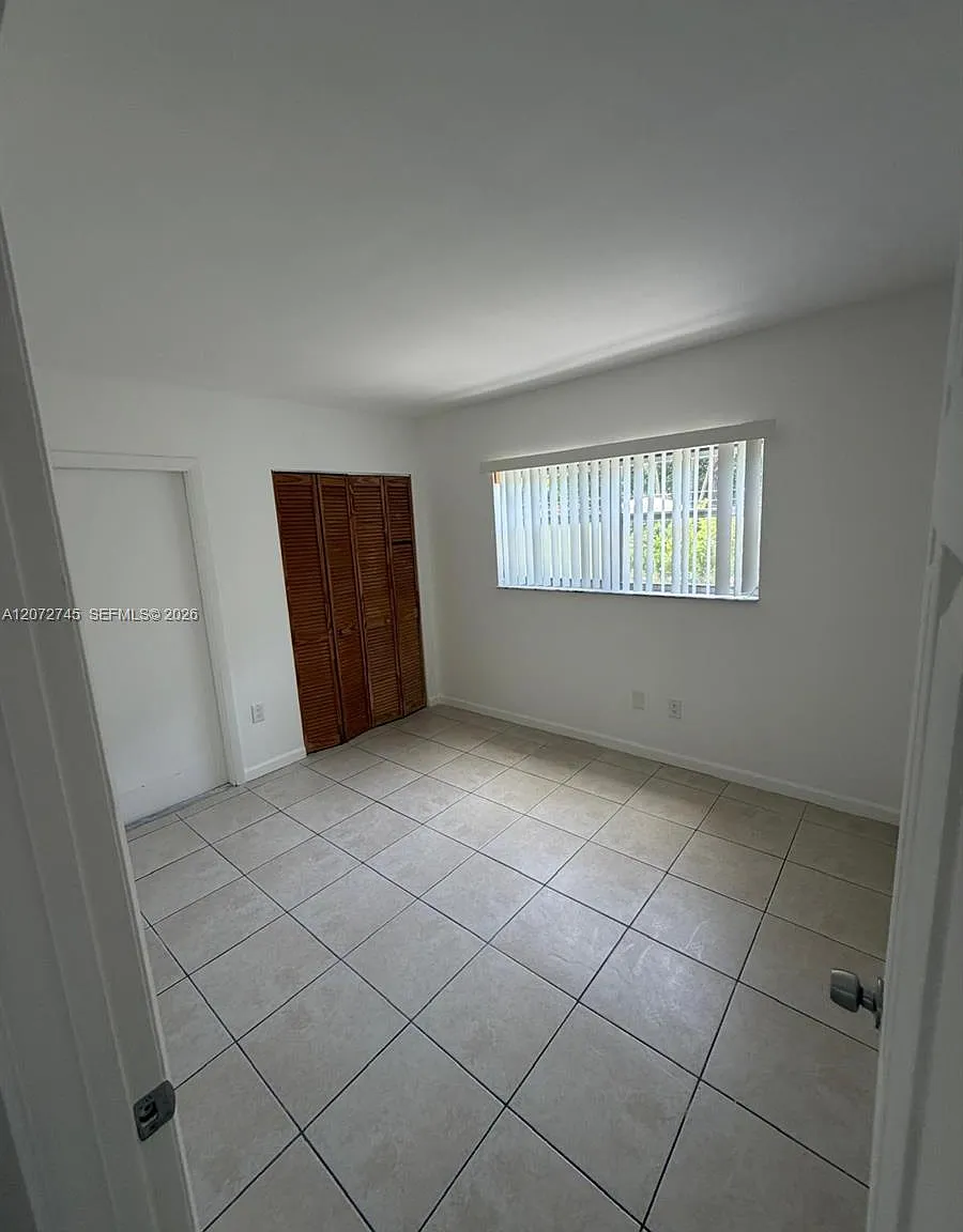 Le Mirage Condo — Photo 1