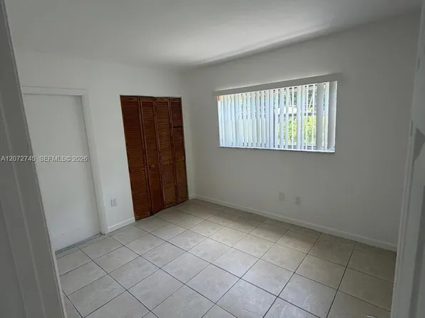 1290 NE 119th St APT 2A, Miami, FL 33161