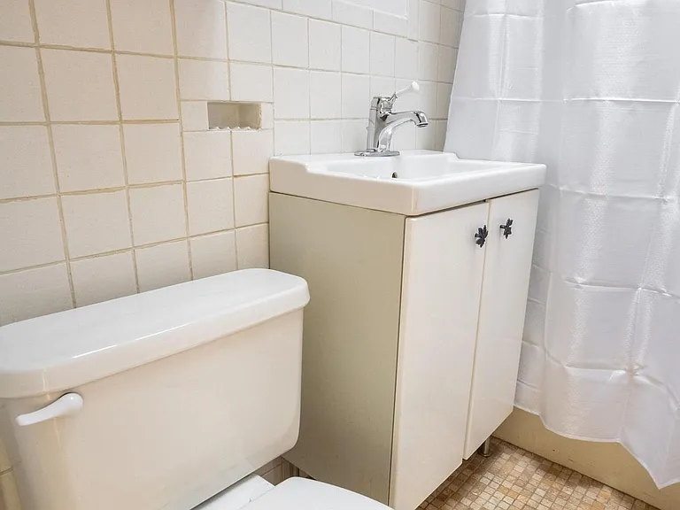 1443 Parkwood Pl NW #2F — Photo 10