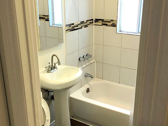 5th image of 5522 Sierra Vista Ave APT 10