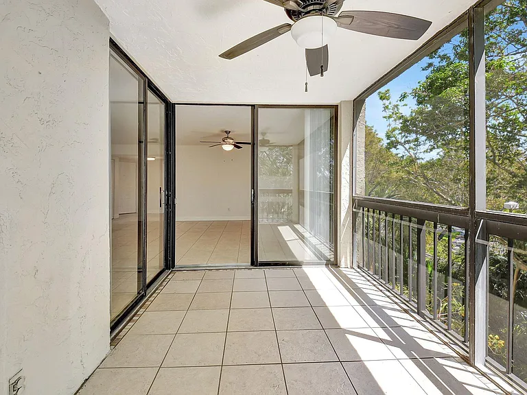820 Lavers Cir #G402 — Photo 6