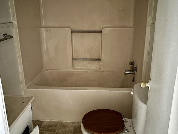 5th image of 1029 N McLemore Ave #1017