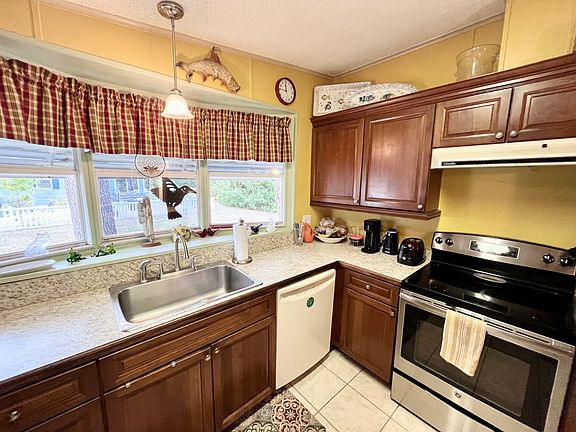 4th image of 10511 Lake Loop Rd #36M