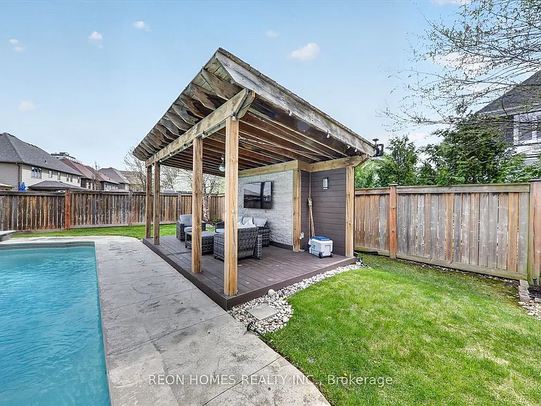 2192 Callingham Dr — Photo 32