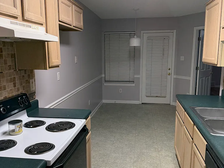 6792 Meadow Chase Ln — Photo 11