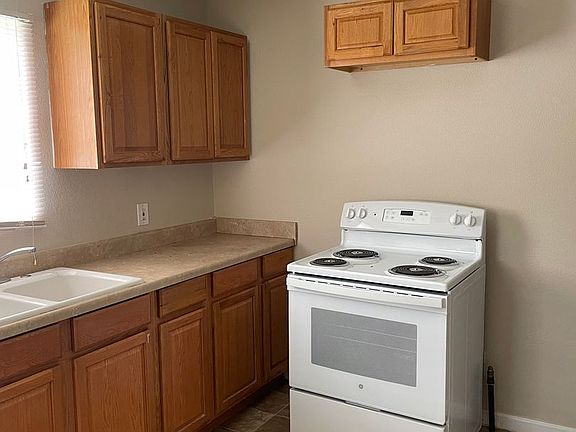 5th image of 2663 Hoyer St