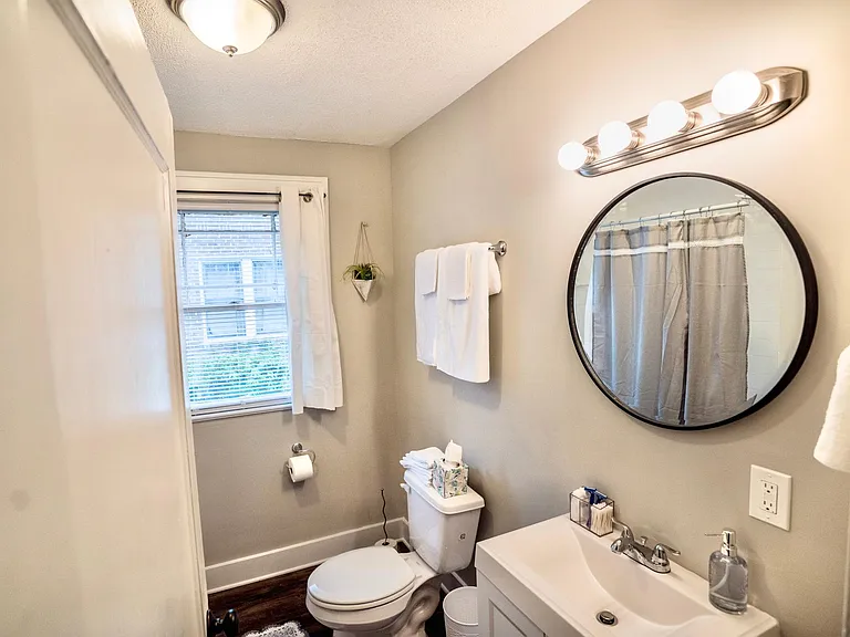 2337 Gilmore St #1 — Photo 20
