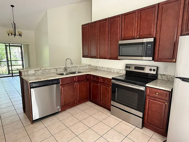 7386 Spring Villas Cir — Photo 9
