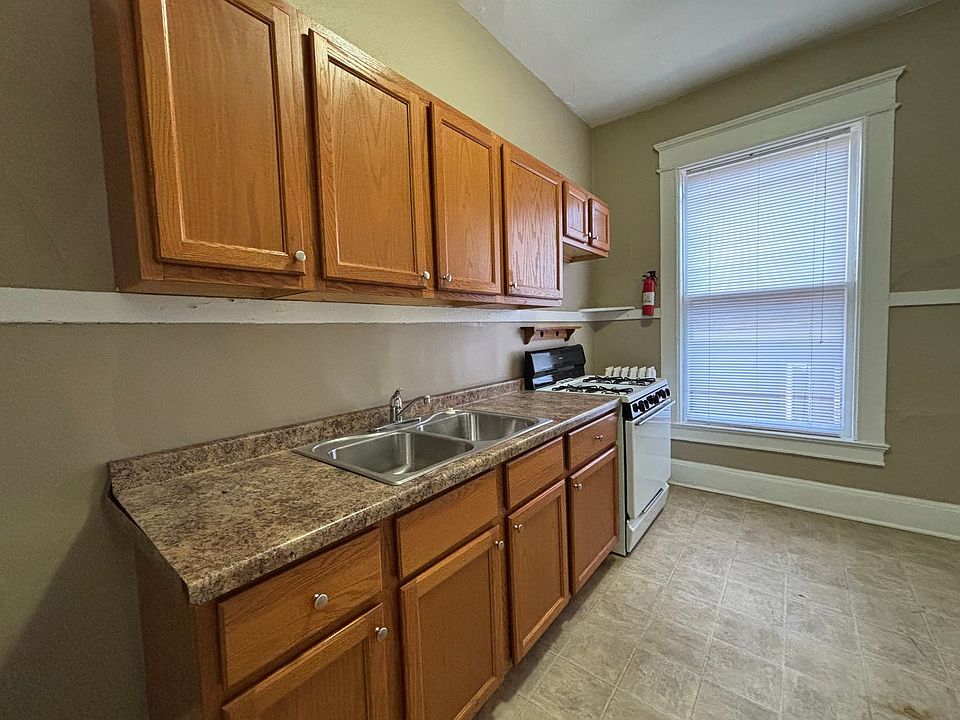 1st image of 296 Bates Ave #714
