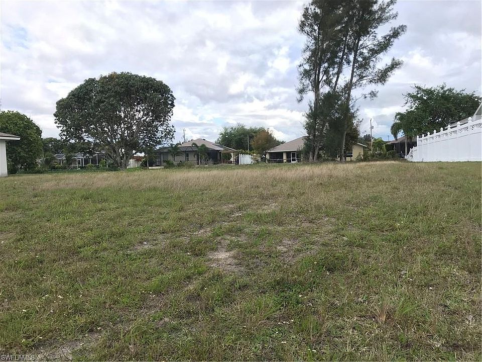 1st image of 136 SE 21st Ter