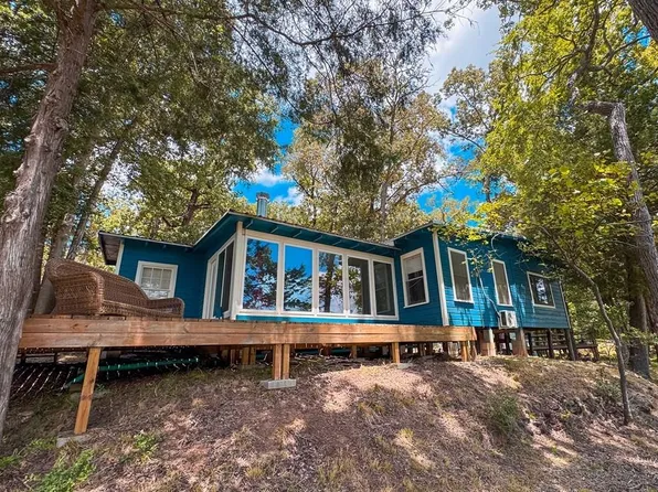 36 Taches Dr, Palestine, TX 75801