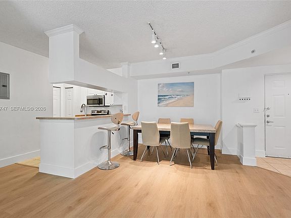 2nd image of 17145 N Bay Rd APT 4311