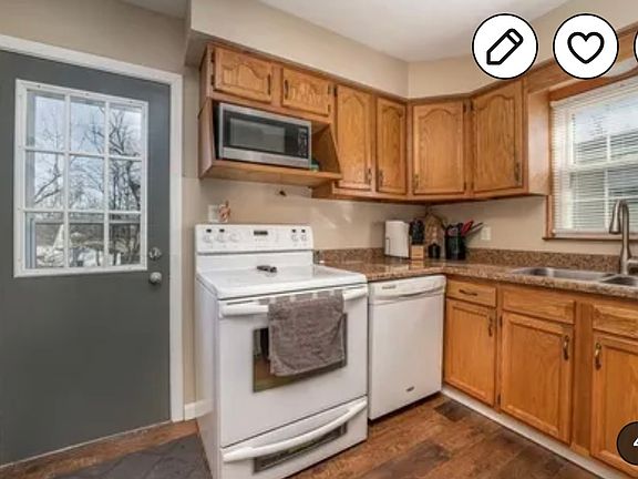 3rd image of 2669 Shelburn Ave