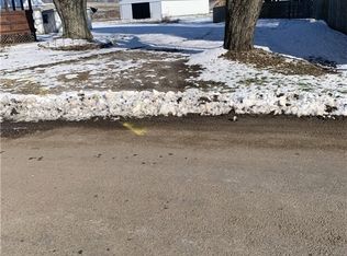 Howard St, Hanoverton, OH 44423