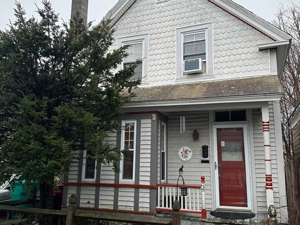 6 Quimby Ave, Lowell, MA 01851