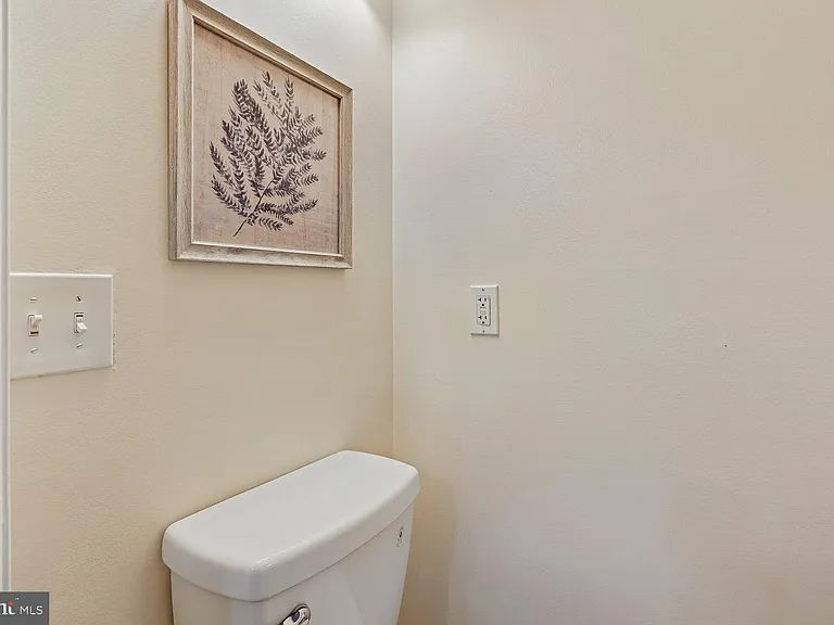 2106 Fleet St — Photo 10