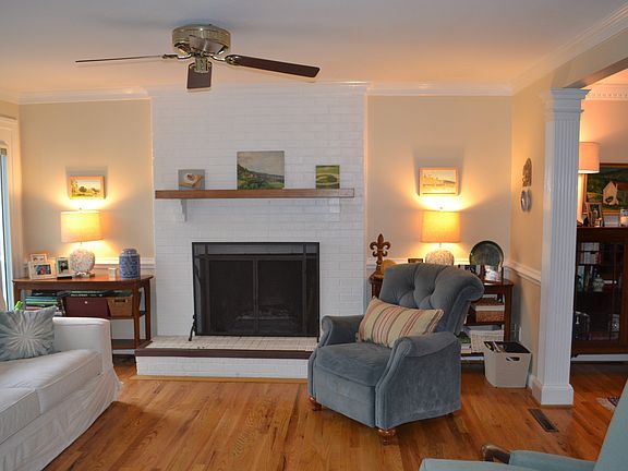 2nd image of 1800 Moonraker Ln