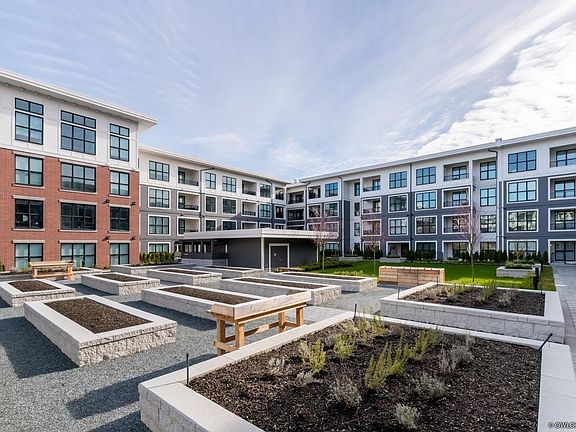 2nd image of 9551 Alexandra Rd #225