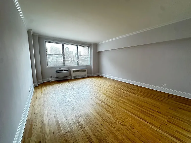 442 W 57th St #9K — Photo 6