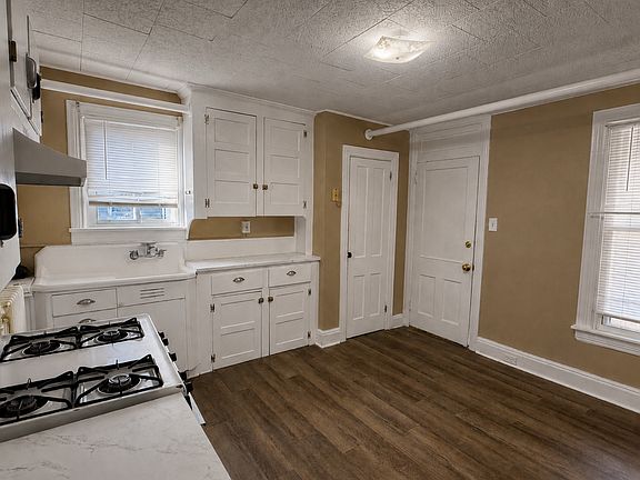 2nd image of 209 Reno Ave