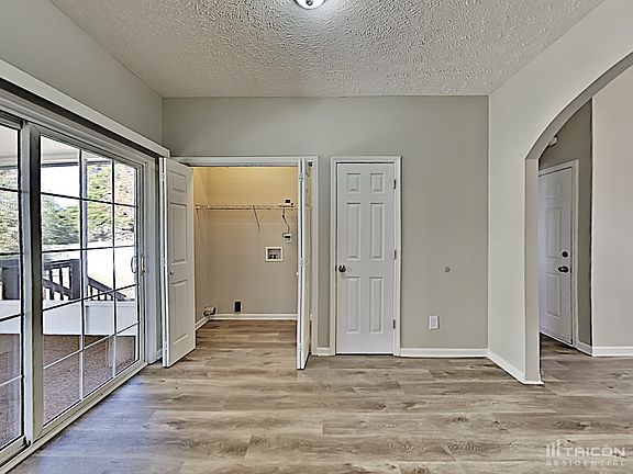 5th image of 407 Barking Dr