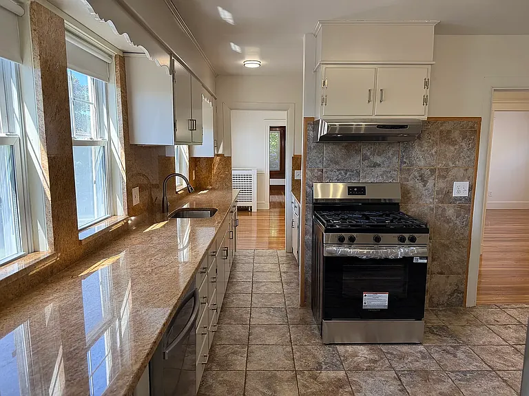 23-25 Stearns Rd #1 — Photo 8