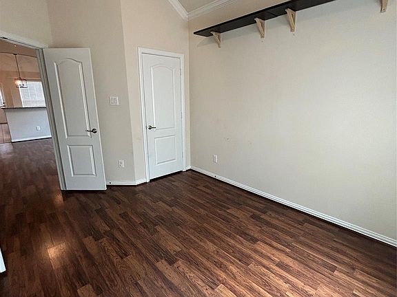 4th image of 2217 Pine Creek Ct