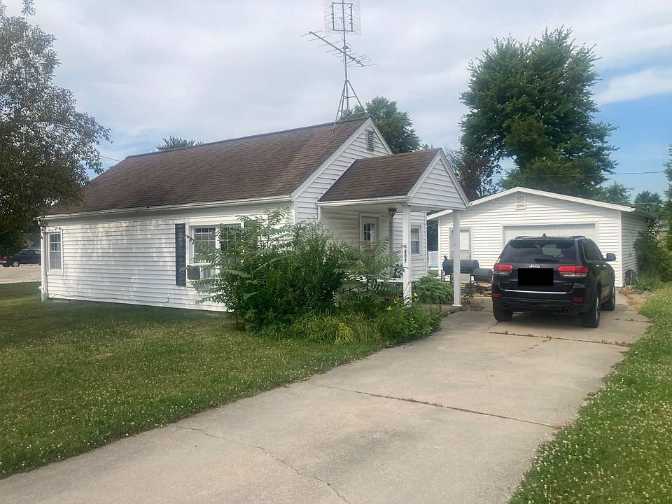 1st image of 402 Center St
