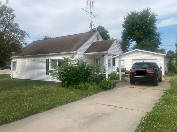 402 Center St, Stryker, OH 43557