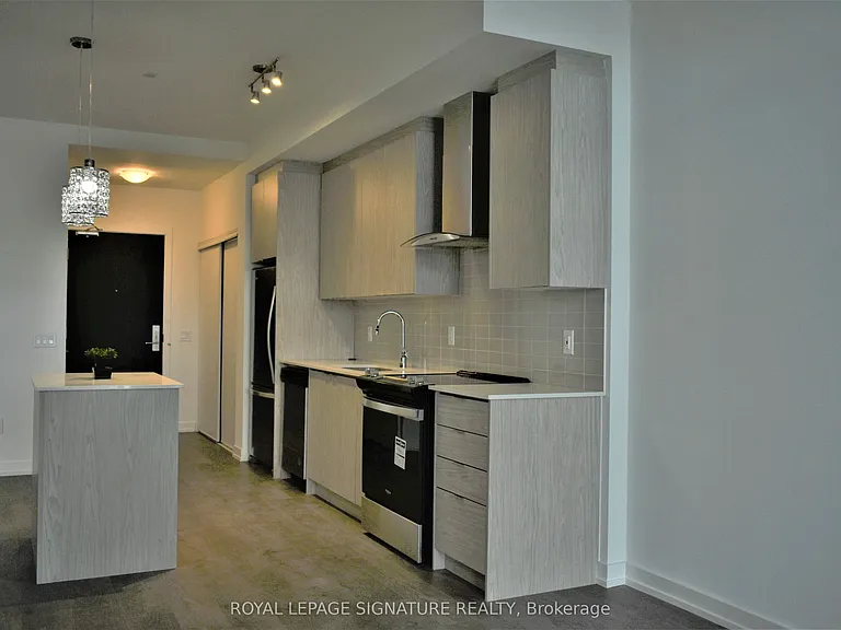 55 Duke St W #411 — Photo 5