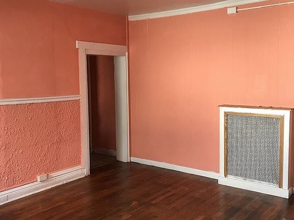 4th image of 32 E Washington St APT 3