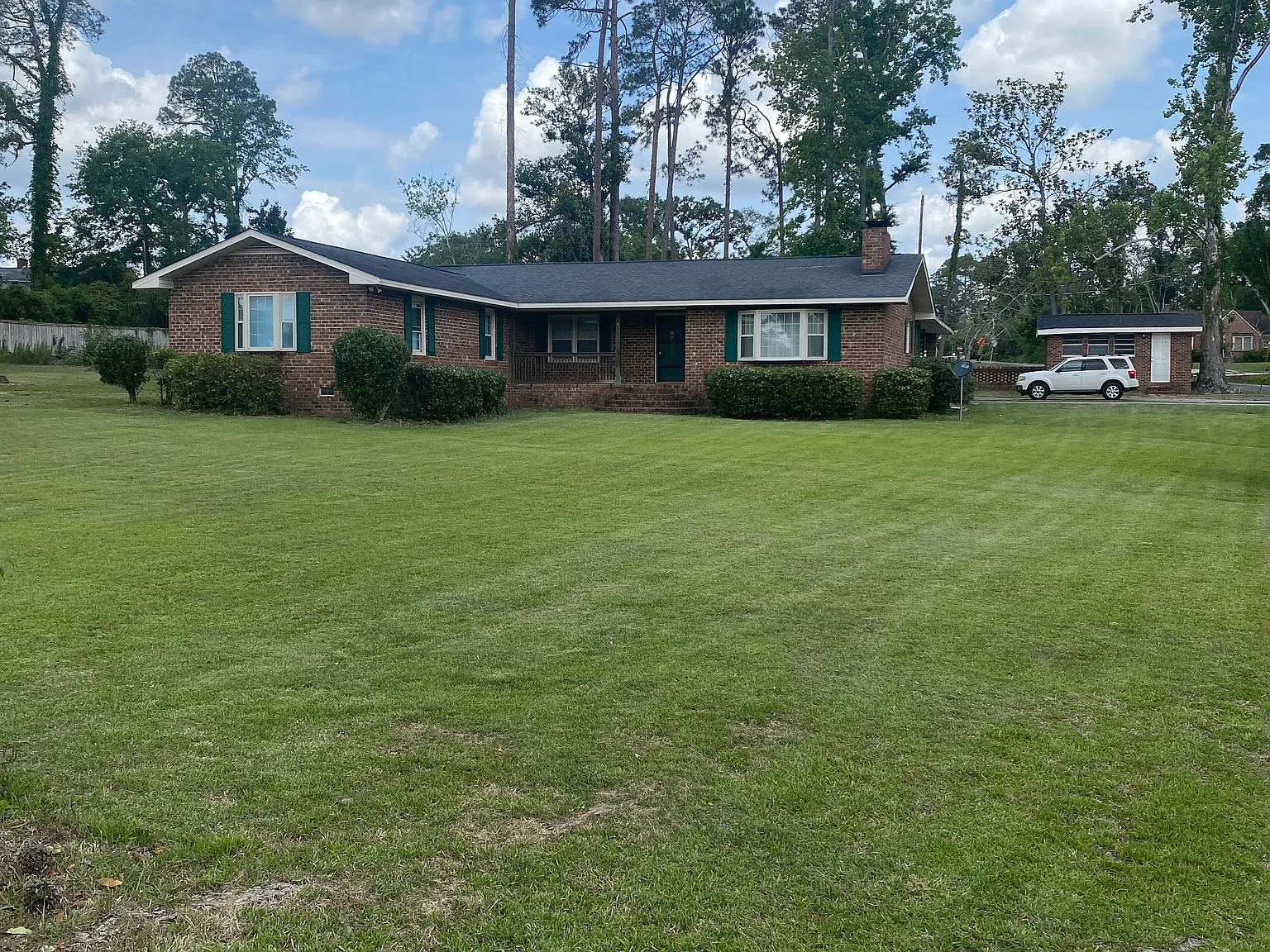 3 bed, 2084 sqft, $1,350 — Photo 1