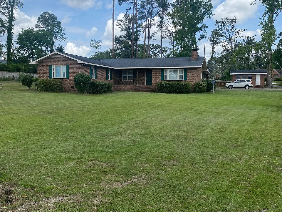 801 Mosley St