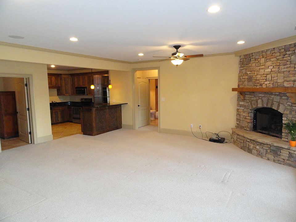 1st image of 2258 Karen Ln