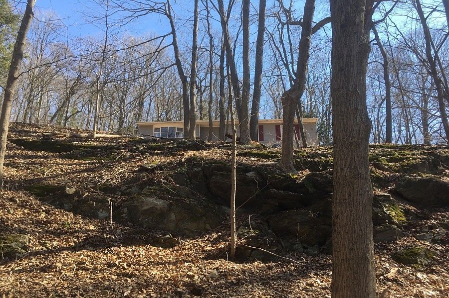 1st image of 445 White Schoolhouse Rd